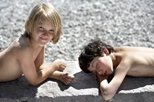 Summer Leisure Activity Drucke: Two boys on the beach