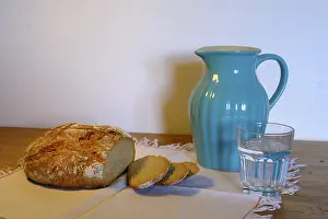Southern Germany Food Photography Drucke: Bread, loaf of bread, on a table with water