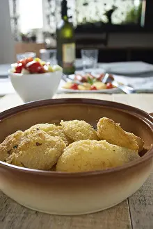Smoked Sausage Products Drucke: Breaded potato fried in the dish