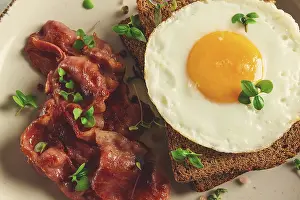 British Breakfast Recipes Drucke: Breakfast, fried egg with bacon