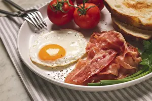 British Breakfast Meal Drucke: Breakfast, fried egg, bacon and bread