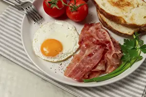Homemade Breakfast Meal Drucke: Breakfast, fried egg, bacon and bread