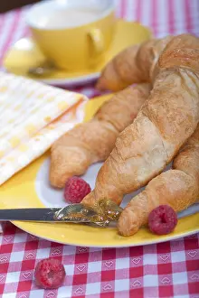 Breakfast Table Drucke: Breakfast table with croissants
