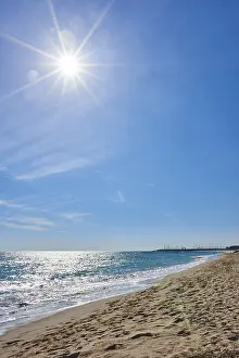 Beaches In Southern Europe Drucke: Breaking waves on a sandy beach
