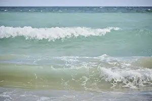 Catalonia Shoreline Drucke: Breaking waves on a sandy beach