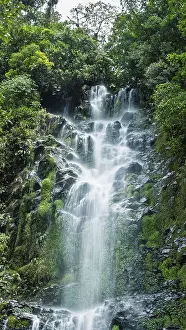 Waterfall Landscape Drucke: A breathtaking waterfall with vibrant