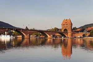 Central Europe Atmospheric Images Drucke: Bridge gate on the Main bridge