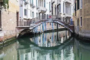 UNESCO World Heritage Site Canal Drucke: Bridge with reflection in canal