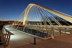 Drucke von Brücke über den Fluss Ebro, Logroño, La Rioja, Spanien Brücke über den Fluss Ebro, Logroo, La Rioja, Spanien Fluss Drucke: Brücke über den Fluss Ebro, Logroño.