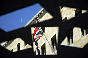 International Landmarks In Berlin Drucke: British embassy