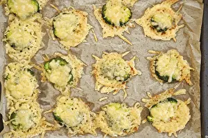Simple Meal Prep Drucke: Broccoli pieces are smashed and spread on a baking sheet