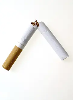 Broken Cigarette Drucke: Broken cigaret