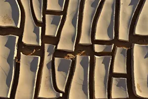 Arabian Peninsula Nature Drucke: Broken surface of a dry claypan
