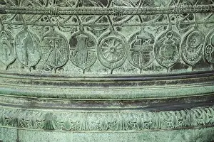 Administrative Building Europe Drucke: Bronze cauldron with emblems of various trades