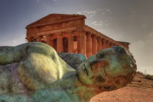 Temple Of Concordia Agrigento Drucke: Bronze statue of fallen Icarus