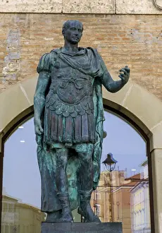 Gerahmter Druck : Bronzestatue von Julius Caesar Gerahmter Druck : Bronzestatue von Julius Caesar