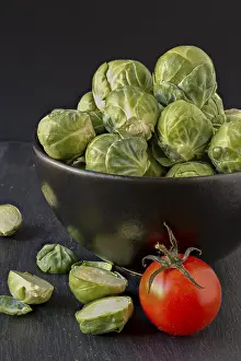 Black Background Drucke: Brussels sprouts against a black background