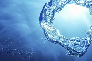 Underwater Ring Drucke: Bubble Ring Underwater ascends towards the Sun
