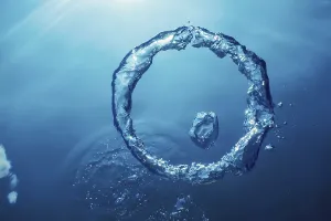 Gerahmter Druck : Unterwasser-Ring-Blase, Blase-Ring Gerahmter Druck : Unterwasser-Ring-Blase, Blase-Ring