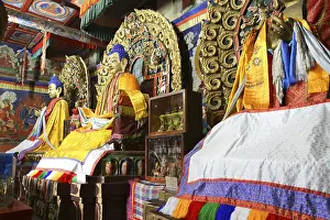 Buddhist Deity Statue Drucke: Buddhas inside Erdene Zuu monastery