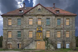 Uninhabited Palace In Germany Drucke: Bug Castle at the start of renovation