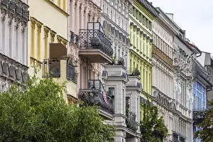 Colorful Buildings In Europe Drucke: Building with colourful facade on Oderberger StraBe