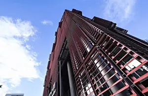 Baden Wurttemberg Buildings Drucke: Building facade with interesting structures in Ulm