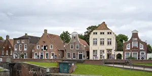 Harbour In North Germany Drucke: Building at the harbour, Greetsiel