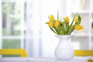 Ornamental Plant Grouping Drucke: Bunch of tulips on a table in the kitchen