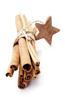 Cinnamon Sticks Drucke: A bundle of cinnamon sticks
