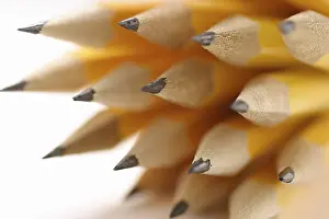 Office Supply Still Life Drucke: Bundle of sharpened yellow pencils