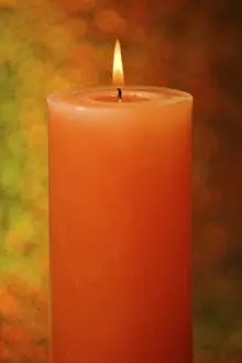 Candlelight Glow Drucke: Burning red candle