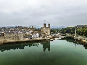 Welsh Castles From Above Drucke: Caernarfon Castle from a drone
