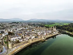 UK Tourist Attraction Images Drucke: Caernarfon Castle from a drone