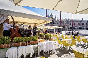 Venice UNESCO Site Drucke: Cafe at St. Mark's Square