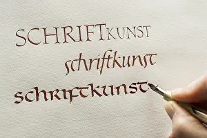 Southern Germany Artisanal Goods Drucke: Calligraphy studio, hand writes text with ink