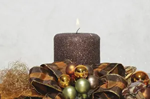 Deserted Christmas Scene Drucke: Candle, light, warmth, tradition