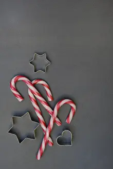 Advent Season Desserts Drucke: Candy canes and biscuit cutters for biscuits