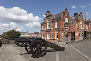 Derry Drucke: Kanonen auf den Stadtmauern, Londonderry.