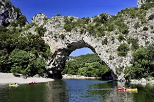 Rock Formations Europe Drucke: Canoes on the Ardeche river