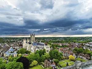 Drucke von Die Kathedrale von Canterbury aus einem Drohnen, Canterbury, Kent, England, Vereinigtes Königreich Die Kathedrale Von Canterbury, Die Abtei St. Augustinus Und Die Kirche St. Martin. Drucke: Kathedrale von Canterbury aus einer Drohne.