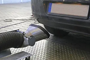 Diesel Exhaust Pipe Drucke: Car during the emissions test