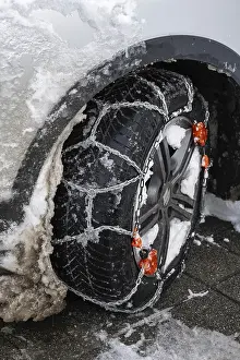 Winter Road Safety Drucke: Car snow chains