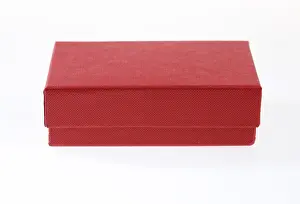Red Gift Box Drucke: Cardboard box, gift box
