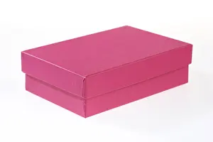 Gift Box Close Up Drucke: Cardboard box, gift box