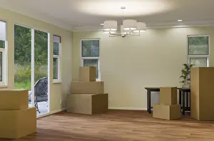Empty Room Drucke: Several cardboard moving boxes