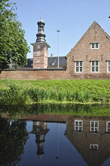 Moated Castle Drucke: Castle in front of Husum, castle
