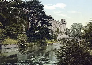 Warwick Castle Drucke: The Castle, seen from the river
