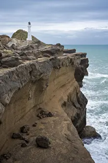 North Island Ocean Views Drucke: Castlepoint lighthouse on a rock, ocean
