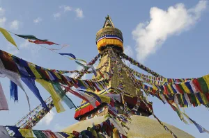 Bodnath Stupa mit Gebetflaggen.